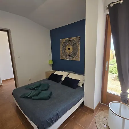 Vila 4 A 5 Pers T2 Climatisee & Wifi Piscine Et A Pied Serra-di-Ferro (Corsica)