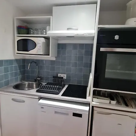 Villa 4 A 5 Pers T2 Climatisee & Wifi Residence Piscine Et Mer A Pied *