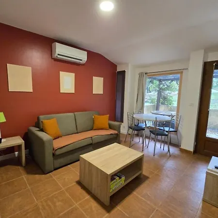 4 A 5 Pers T2 Climatisee & Wifi Piscine Et A Pied Villa *