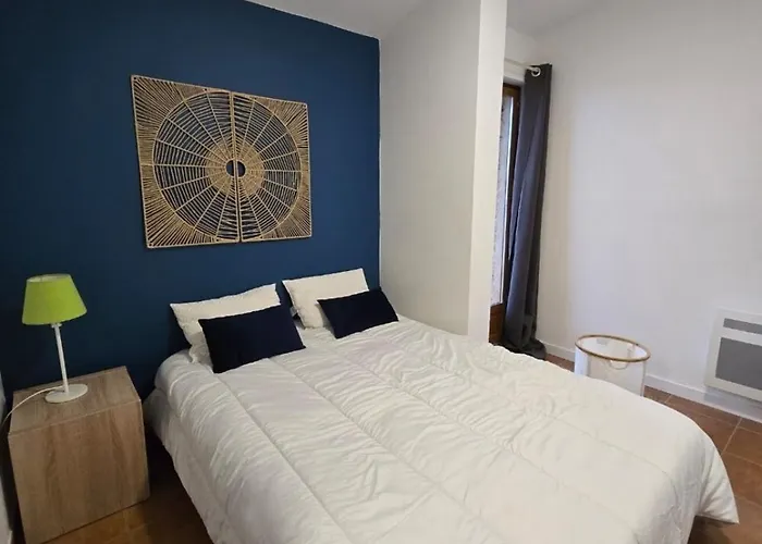 4 A 5 Pers T2 Climatisee & Wifi Piscine Et A Pied Villa Serra-di-Ferro (Corsica)